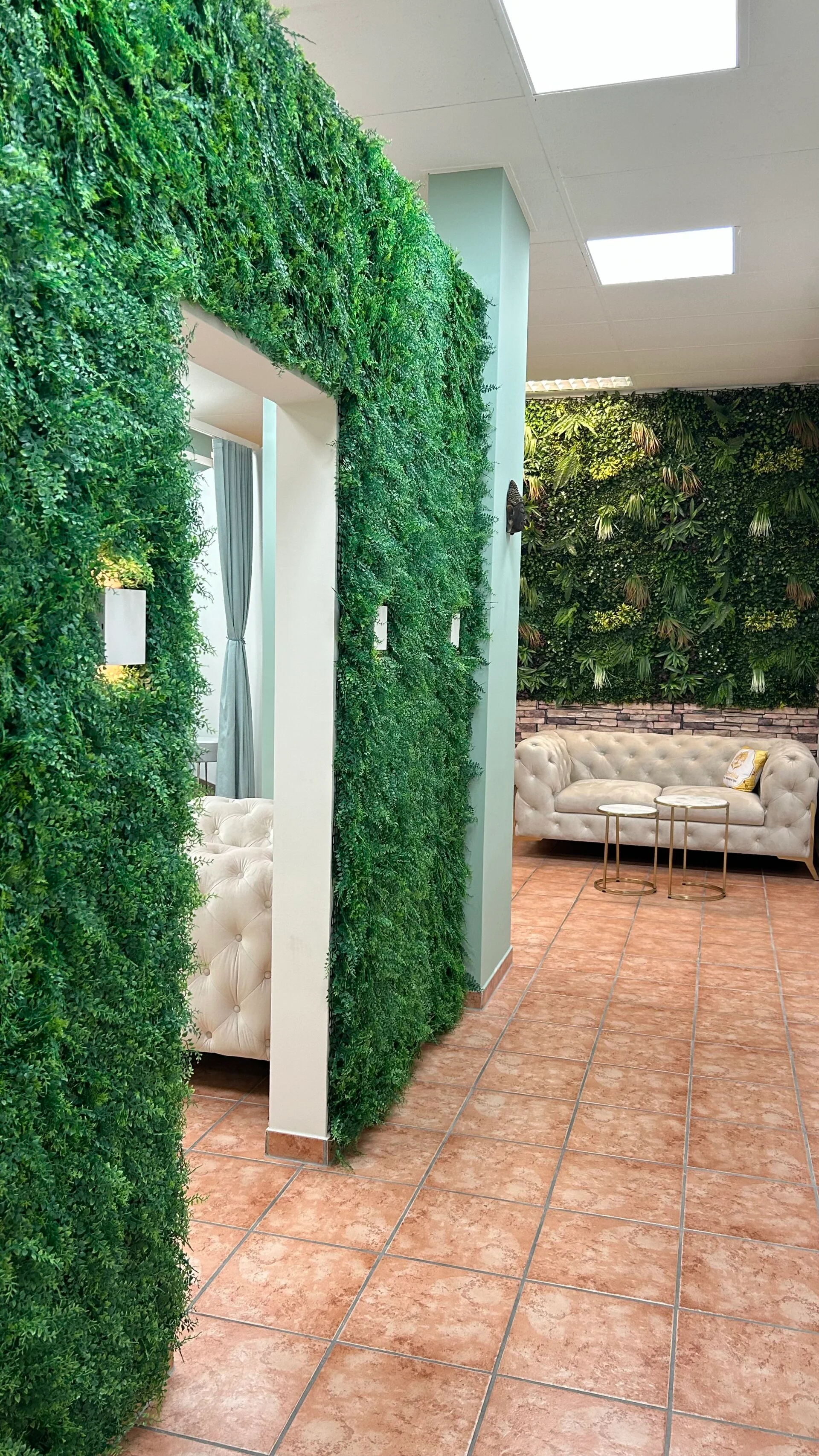 Thai Massage Behandlung München Schwabing - Entspannende Atmosphäre im Cherritha Studio