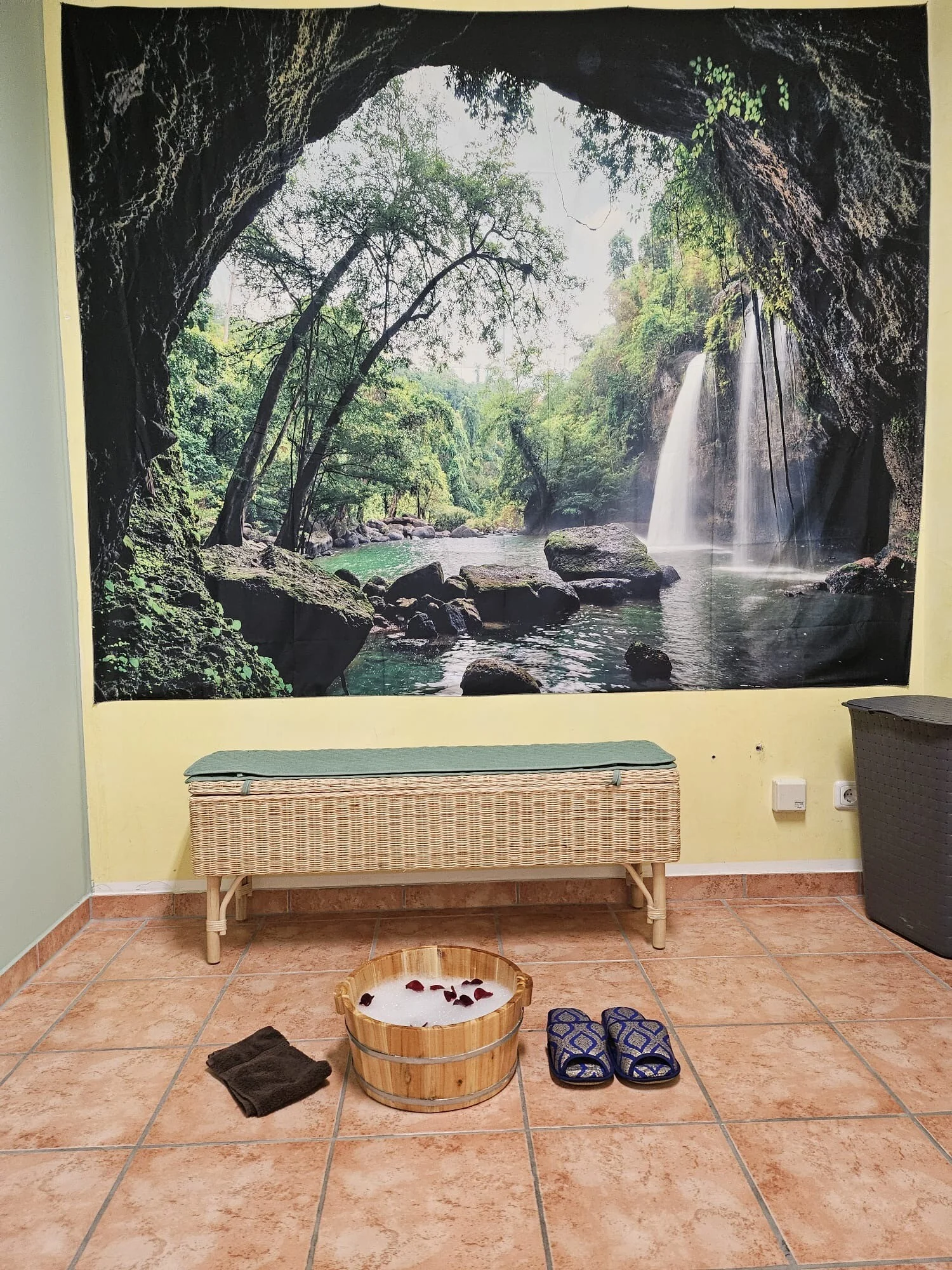 Hochwertige Massage-Öle für Thai Massage München - Natürliche Entspannung bei Cherritha